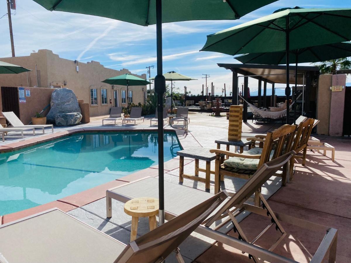 Mi Kasa Hot Springs 420,Adults Only, Clothing Optional Hotel Desert Hot Springs Exterior photo