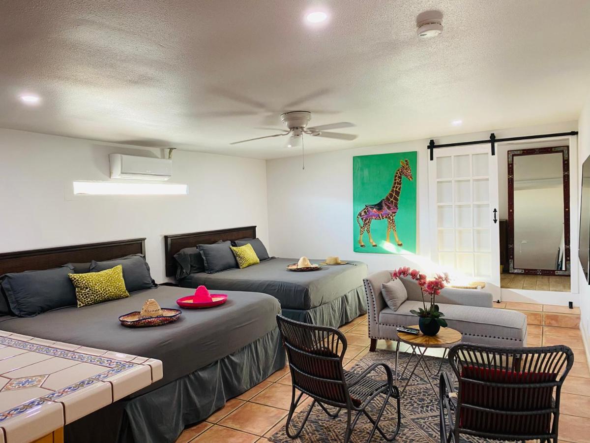 Mi Kasa Hot Springs 420,Adults Only, Clothing Optional Hotel Desert Hot Springs Room photo
